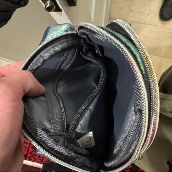 Odiva Iridescent Quilted Crossbody Bag - Picture 4 of 4